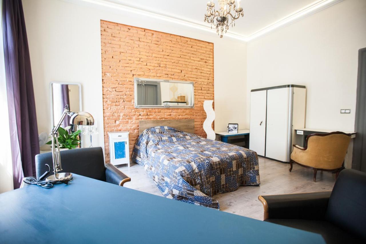 N42 By Small Home Budapest Exterior photo